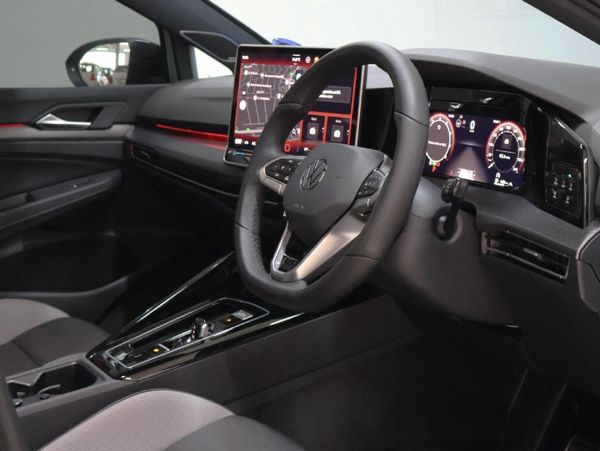 2025-Volkswagen-Golf-14-TSI-R-Line-Auto-110kw image:18