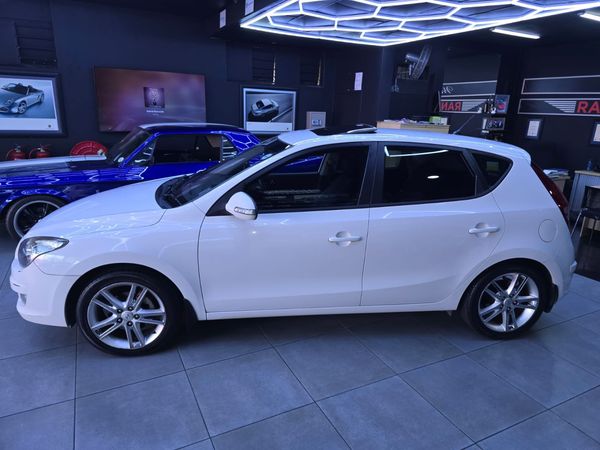 2012-Hyundai-i30-Hyundai-i30-20-GLS image:9