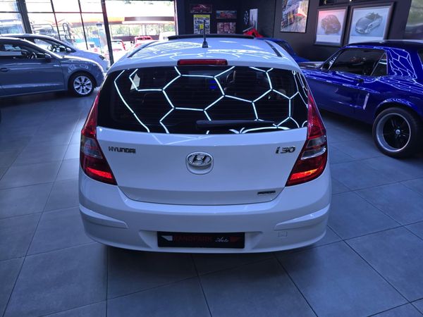 2012-Hyundai-i30-Hyundai-i30-20-GLS image:14