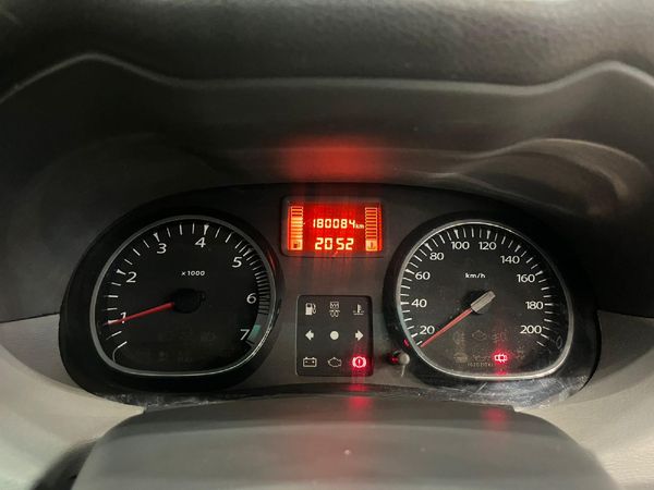2015-Renault-Duster-15-dCi-Dynamique-4x4 image:9