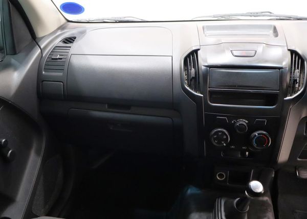 2021-Isuzu-D-Max-250C-Fleetside-Single-Cab image:5