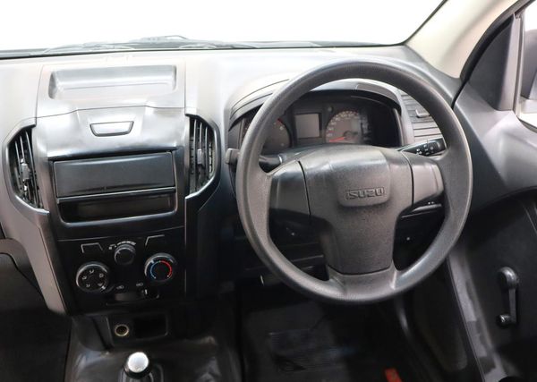 2021-Isuzu-D-Max-250C-Fleetside-Single-Cab image:6