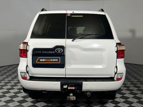 2018-Toyota-Land-Cruiser-200-45-D-V8-GX-Auto image:15