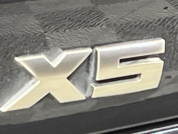2019-BMW-X5-M50d image:11