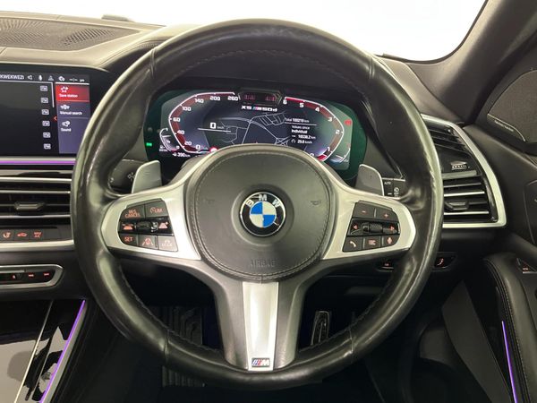 2019-BMW-X5-M50d image:12