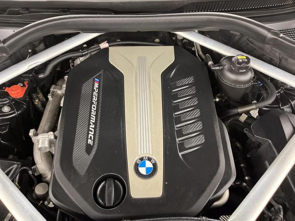 2019-BMW-X5-M50d image:13