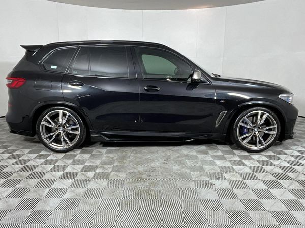 2019-BMW-X5-M50d image:17