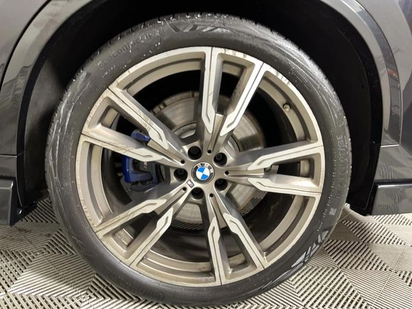 2019-BMW-X5-M50d image:6