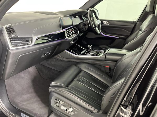 2019-BMW-X5-M50d image:8