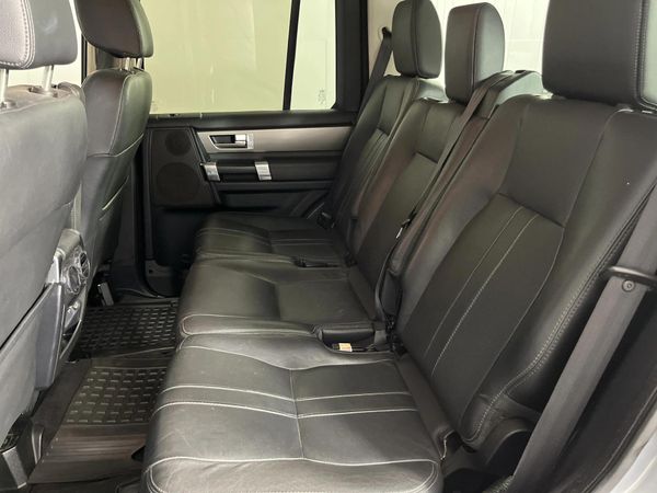 2014-Land-Rover-Discovery-4-30-TD-SD-V6-S image:3