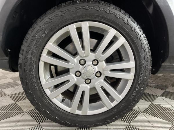 2014-Land-Rover-Discovery-4-30-TD-SD-V6-S image:4