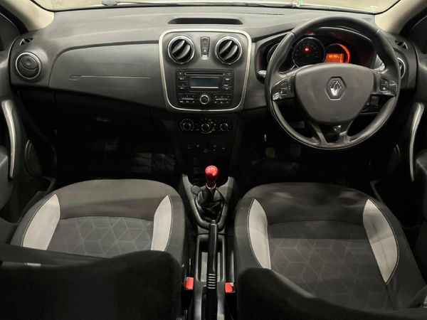 2017-Renault-Sandero-900T-Stepway-Dynamique image:11