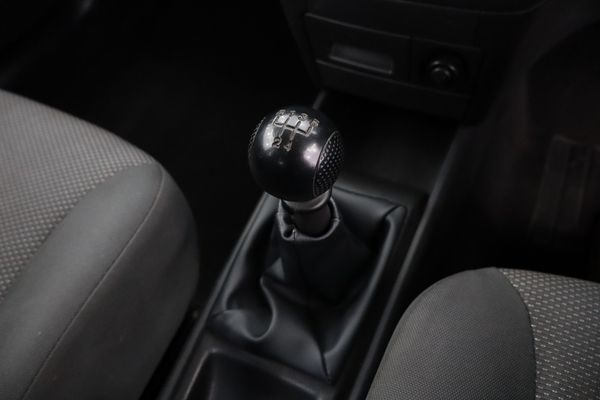 2011-Chevrolet-Aveo-16-L image:9