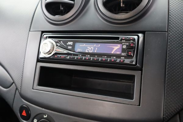 2011-Chevrolet-Aveo-16-L image:11