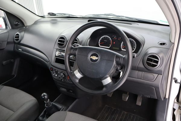 2011-Chevrolet-Aveo-16-L image:8