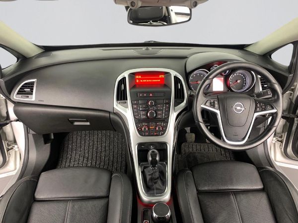 2014-Opel-Astra-GTC-16-Sport-3-dr image:10
