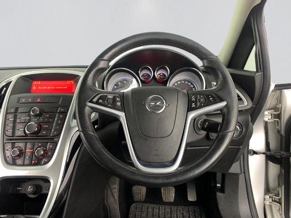 2014-Opel-Astra-GTC-16-Sport-3-dr image:11