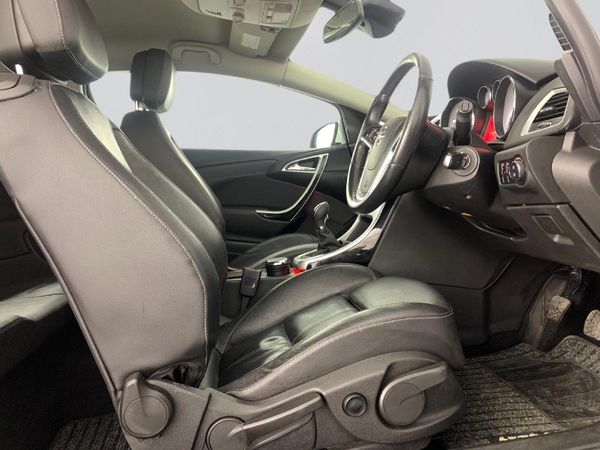 2014-Opel-Astra-GTC-16-Sport-3-dr image:14
