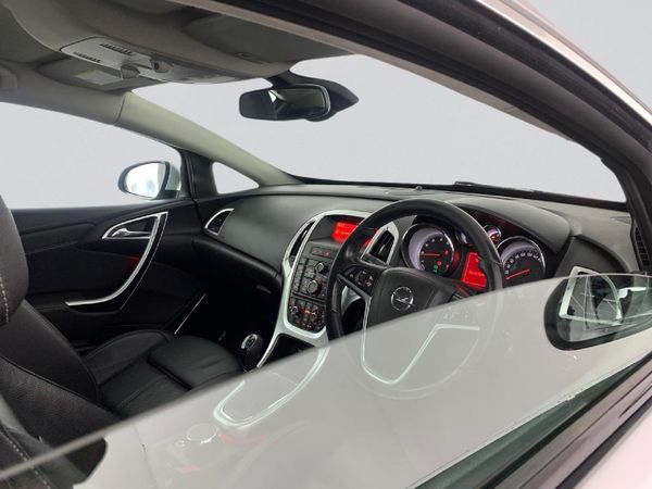 2014-Opel-Astra-GTC-16-Sport-3-dr image:19