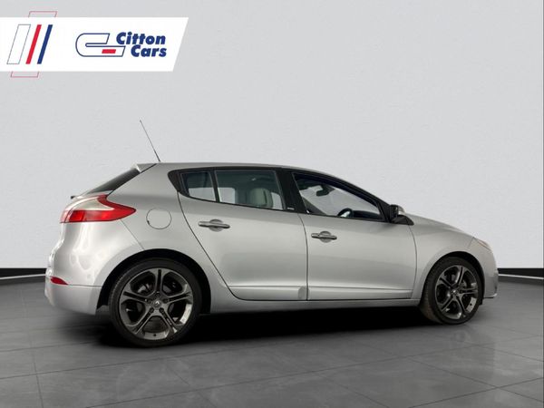 2016-Renault-Megane-III-20T-GT-5-dr image:3