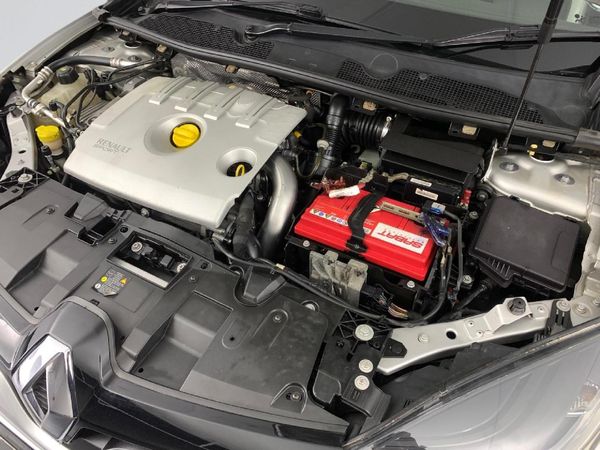 2016-Renault-Megane-III-20T-GT-5-dr image:6