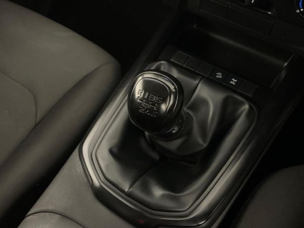 2023-Isuzu-D-Max-19-DDI-HR-L-Single-Cab image:9