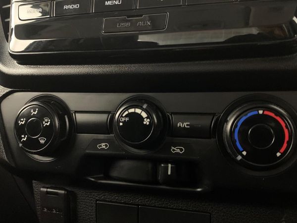 2023-Isuzu-D-Max-19-DDI-HR-L-Single-Cab image:11