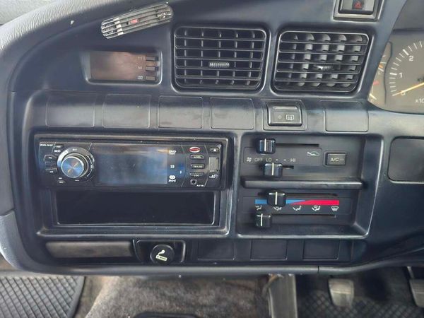 1993-Toyota-Land-Cruiser-80-45-GX-Station-Wagon image:11