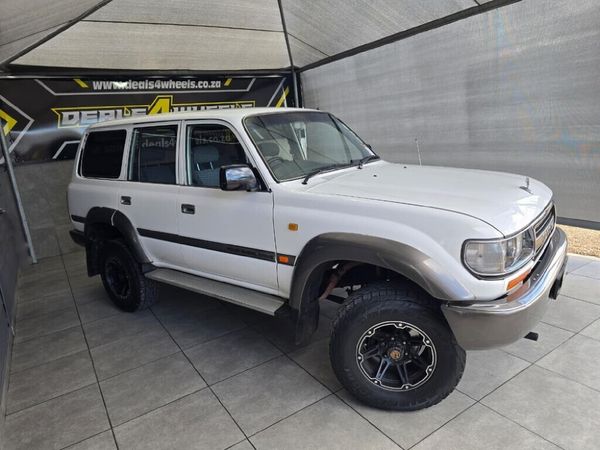 1993-Toyota-Land-Cruiser-80-45-GX-Station-Wagon image:1