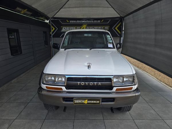 1993-Toyota-Land-Cruiser-80-45-GX-Station-Wagon image:4