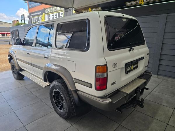 1993-Toyota-Land-Cruiser-80-45-GX-Station-Wagon image:5