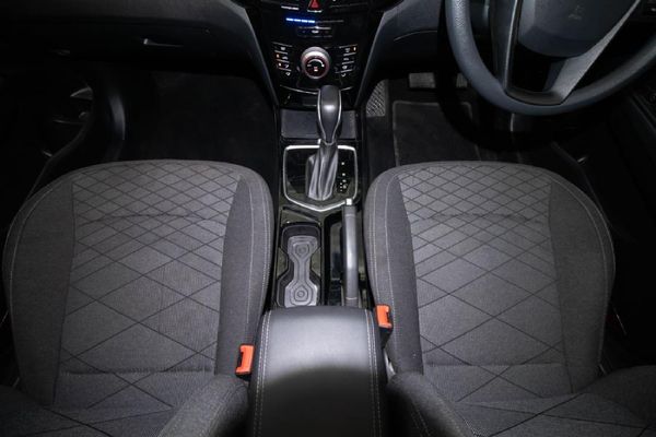 2025-Mahindra-XUV-3XO-12T-MX3-Auto image:10