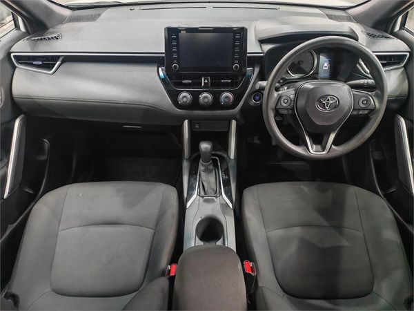 2024-Toyota-Corolla-Cross-18-XI image:10