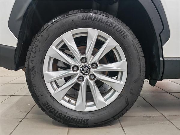 2024-Toyota-Corolla-Cross-18-XI image:5