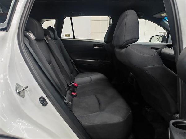 2024-Toyota-Corolla-Cross-18-XI image:6