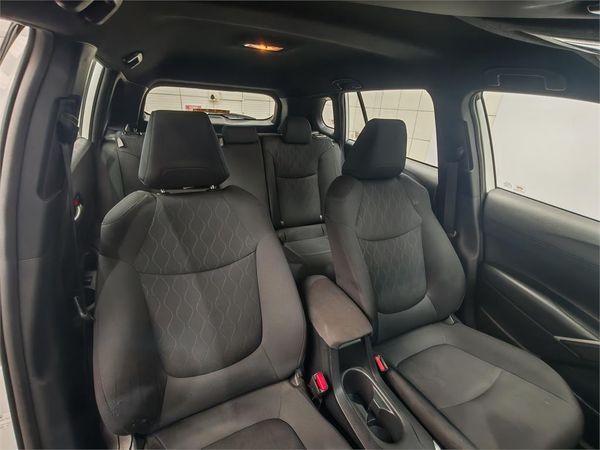 2024-Toyota-Corolla-Cross-18-XI image:8
