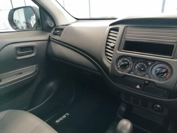 2024-Mitsubishi-Triton-24DI-GL-Single-Cab image:11