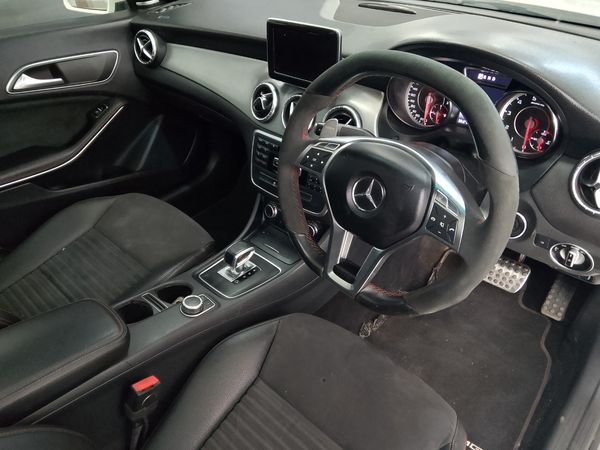 2014-Mercedes-AMG-CLA-45-AMG image:9