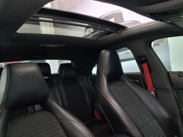 2014-Mercedes-AMG-CLA-45-AMG image:10