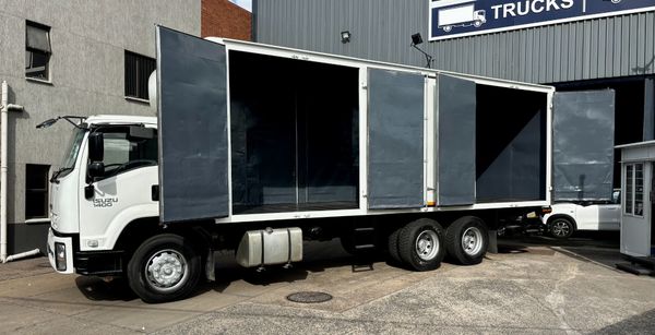 2020-Isuzu-F-Series-FVZ1400-Multi-Door-with-Tail-Lift image:2