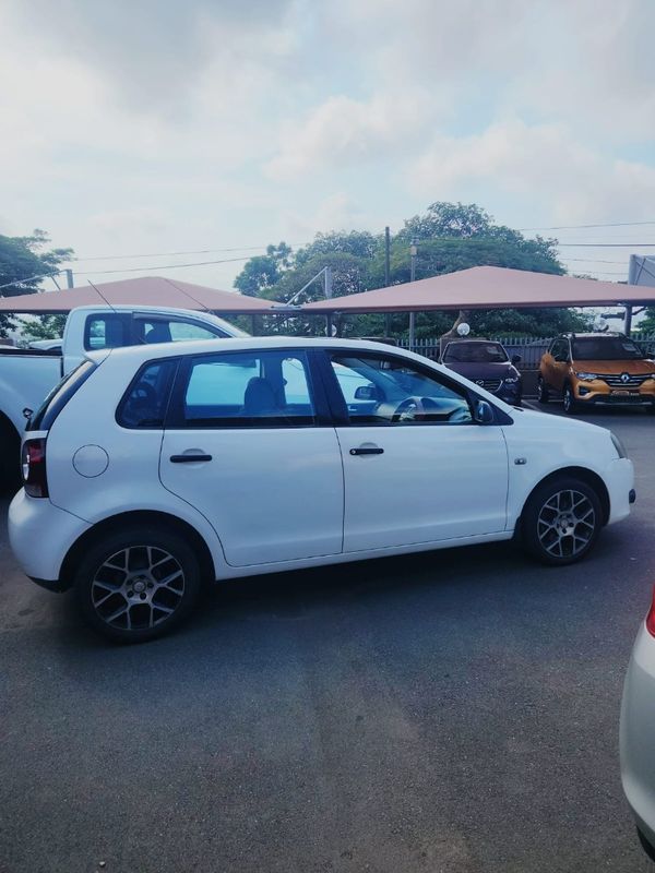 2014-Volkswagen-Polo-Vivo-GP-14-Trendline-5-dr image:2
