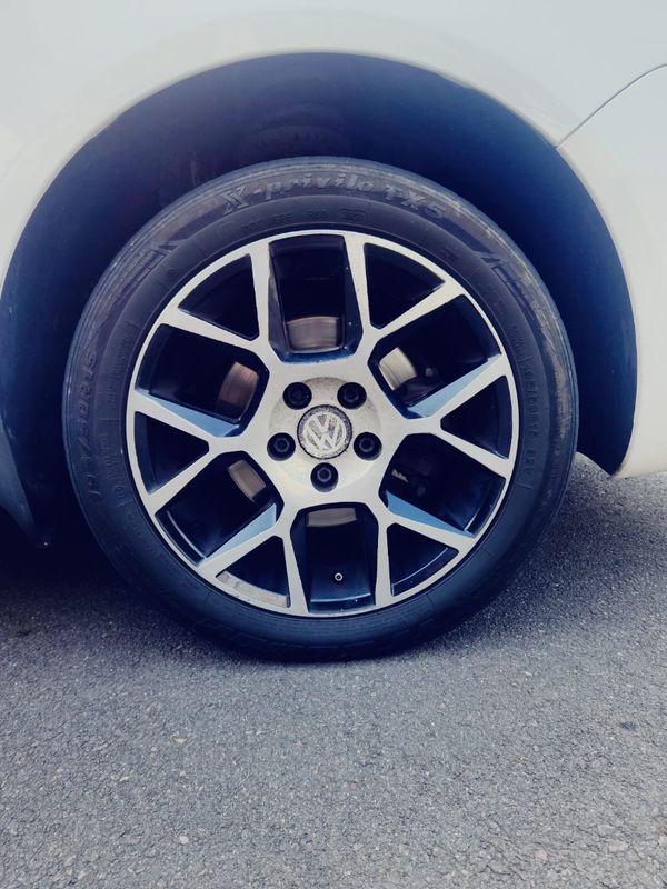 2014-Volkswagen-Polo-Vivo-GP-14-Trendline-5-dr image:5