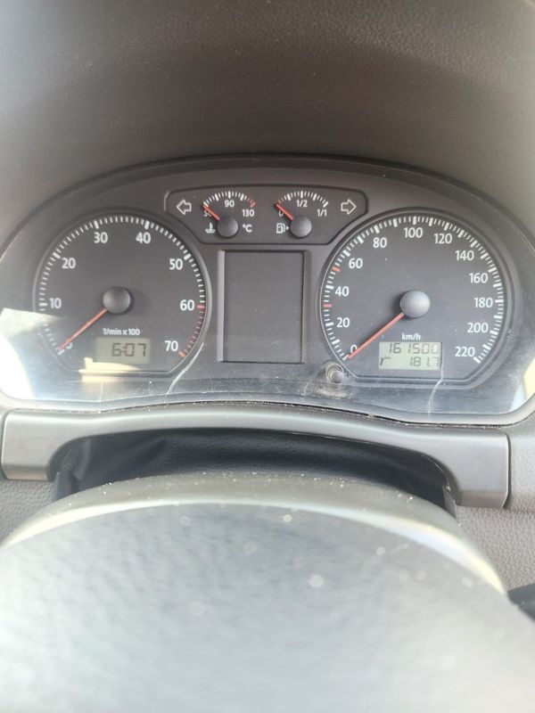 2014-Volkswagen-Polo-Vivo-GP-14-Trendline-5-dr image:6