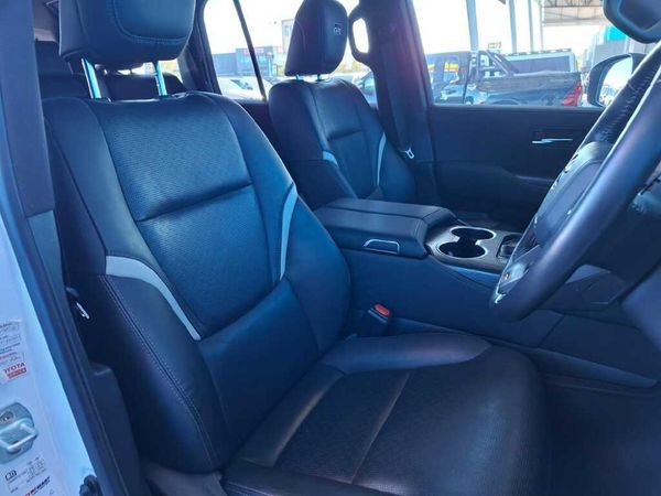 2023-Toyota-Land-Cruiser-300-V6-35-T-GR-S image:10