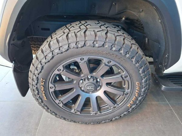 2023-Toyota-Land-Cruiser-300-V6-35-T-GR-S image:18