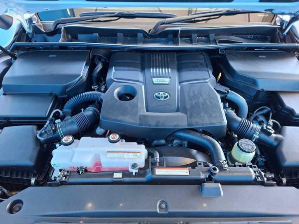 2023-Toyota-Land-Cruiser-300-V6-35-T-GR-S image:19