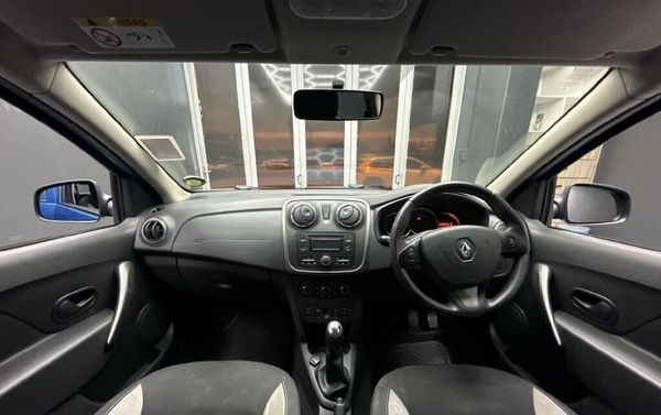 2015-Renault-Sandero-900T-Stepway image:8