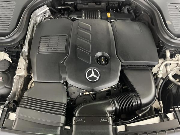 2019-Mercedes-Benz-GLC-Coupe-300d-4Matic image:12