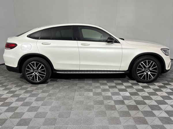 2019-Mercedes-Benz-GLC-Coupe-300d-4Matic image:16