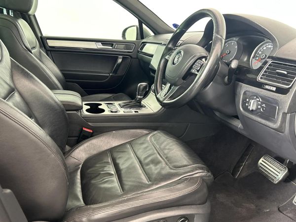 2015-Volkswagen-Touareg-GP-30-V6-TDI-Luxury-Auto image:9